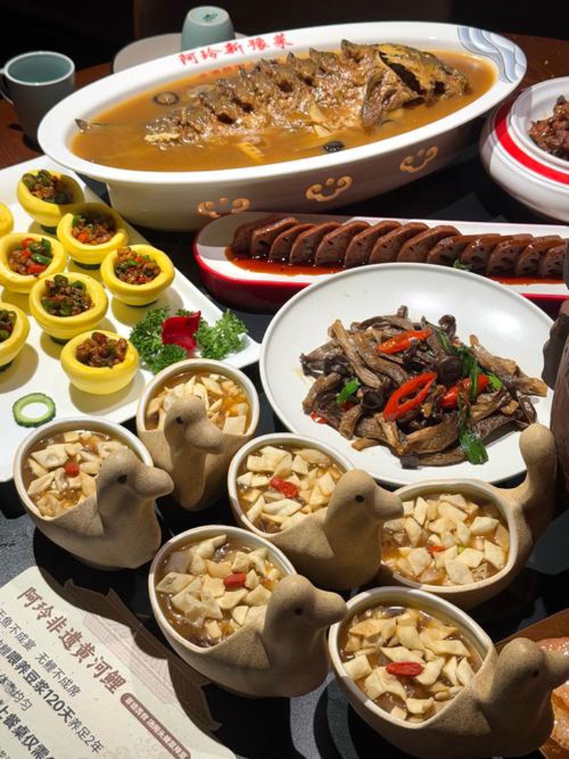 品味新安美食:餐厅动态一览